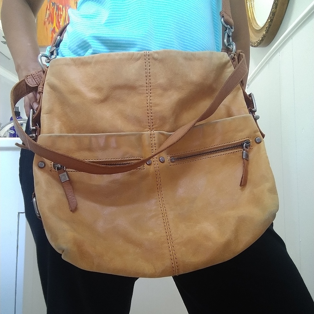 Cross body leather bag